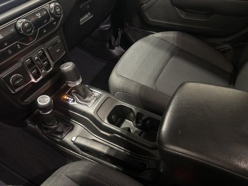 Used 2022 Jeep Wrangler Unlimited Sport image 25