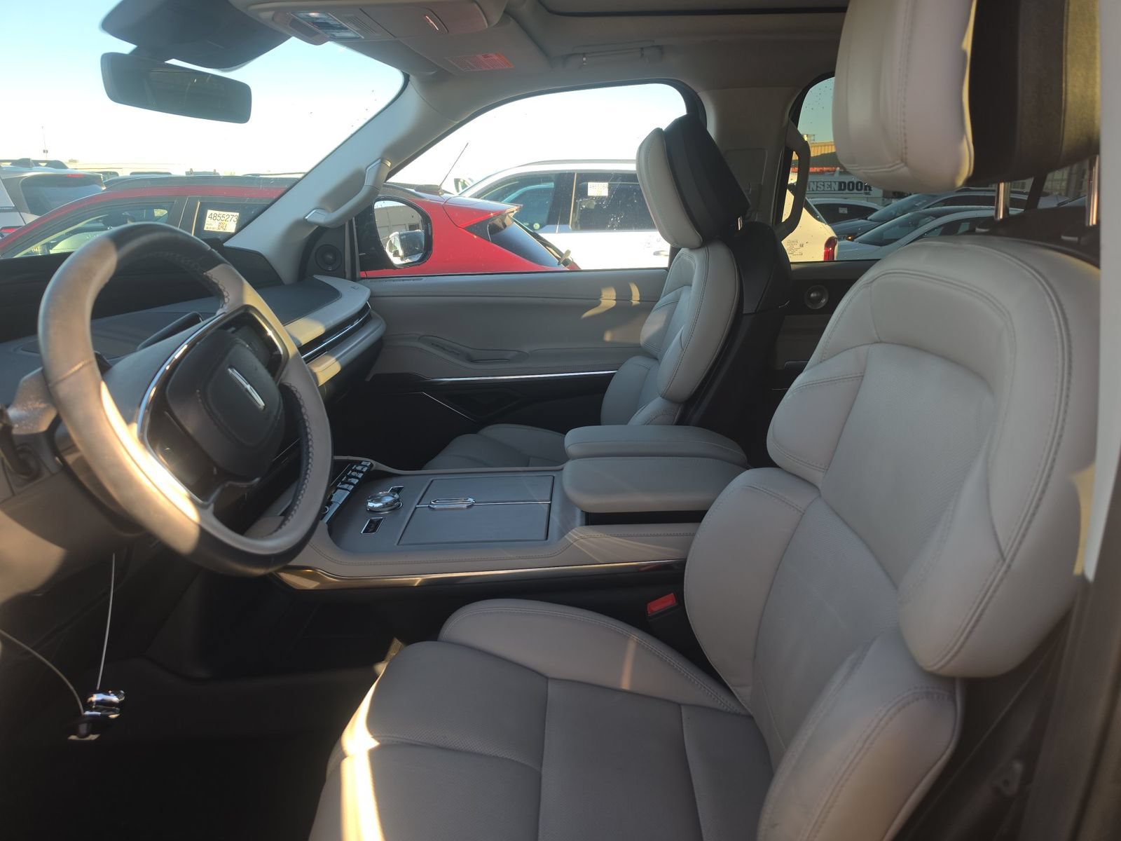 Used 2026 Lincoln Navigator Reserve AWD/4WD image 10