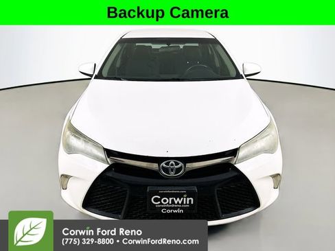 Used 2015 Toyota Camry SE image 2