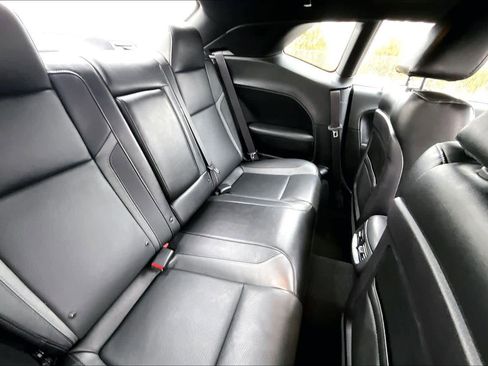 Used 2019 Dodge Challenger SXT w/ Plus Package image 18