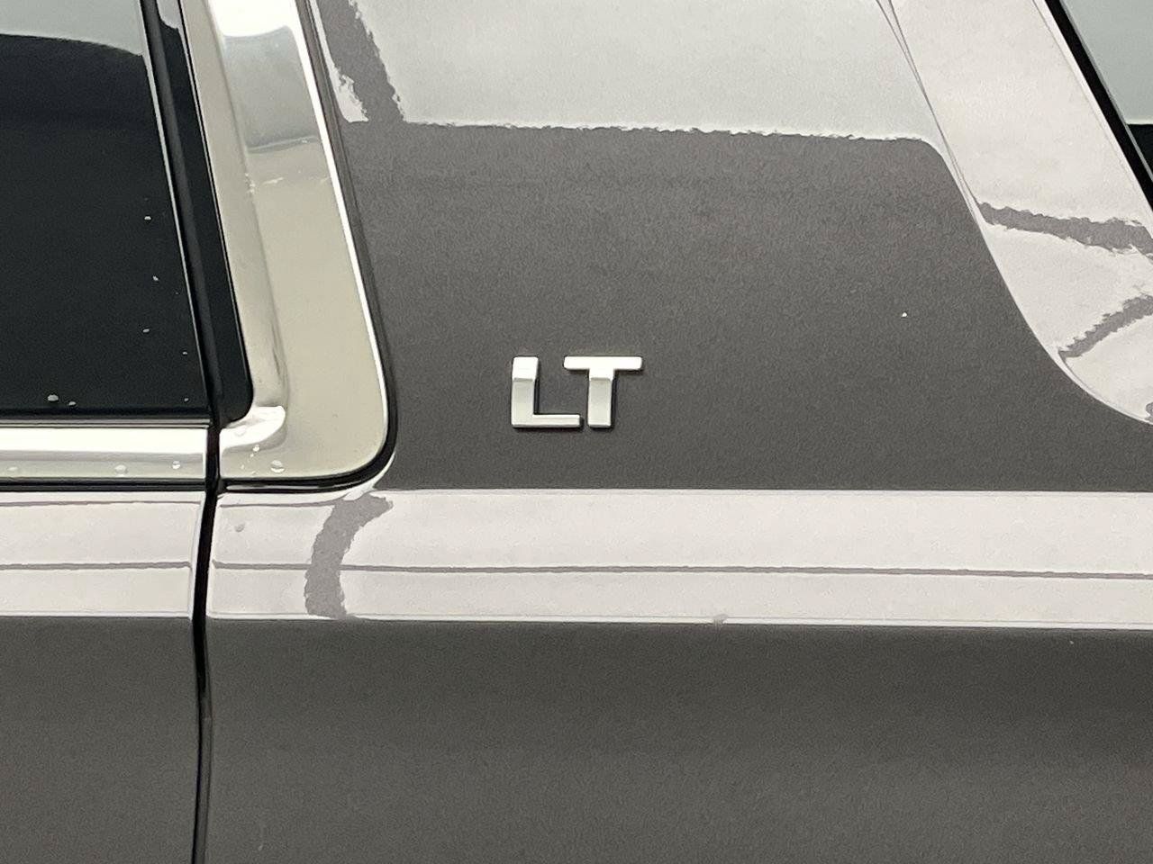 Used 2018 Chevrolet Tahoe LT AWD/4WD image 37