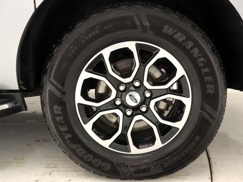 Used 2023 Ford Expedition Max XLT image 32