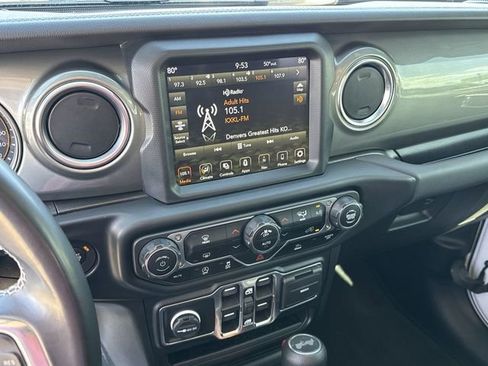 Used 2022 Jeep Wrangler Unlimited Sahara AWD/4WD image 15