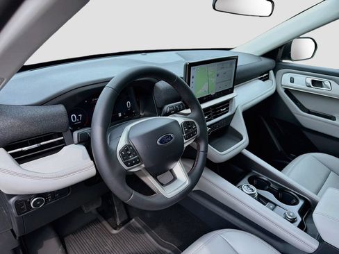New 2026 Ford Explorer Active w/ Active Comfort Package AWD/4WD image 9