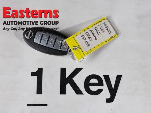 Used 2024 Nissan Altima 2.5 SR FWD image 25