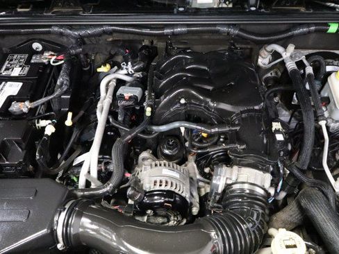 Used 2017 Jeep Wrangler Unlimited Sahara w/ Connectivity Group AWD/4WD image 69