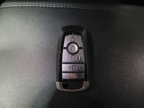 Used 2019 Ford Edge SEL w/ Equipment Group 201A AWD/4WD image 32
