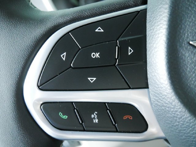 Used 2024 Chrysler Pacifica Touring-L AWD/4WD image 23