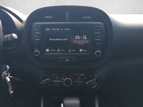 Used 2022 Kia Soul LX w/ Technology Package FWD image 12