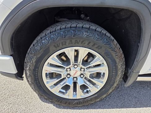 Used 2023 GMC Sierra 1500 Denali AWD/4WD image 7