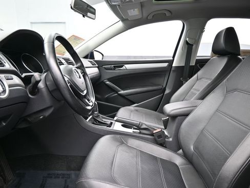 Used 2019 Volkswagen Passat 2.0T Wolfsburg image 11