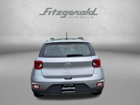 Used 2025 Hyundai Venue SEL FWD image 7