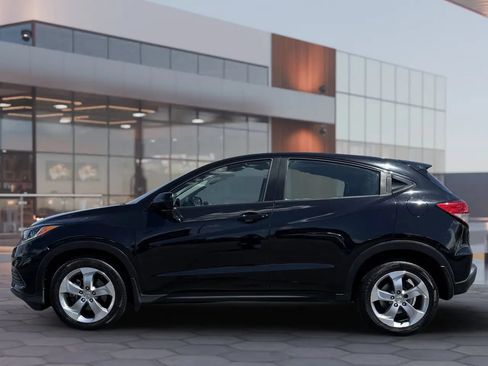 Used 2021 Honda HR-V LX image 5