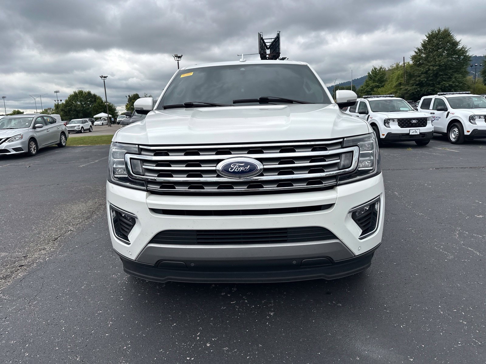 Used 2021 Ford Expedition Limited RWD image 2
