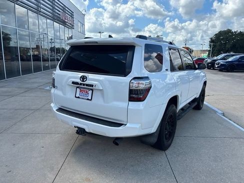 Used 2021 Toyota 4Runner SR5 Premium w/ Moonroof Package RWD image 7
