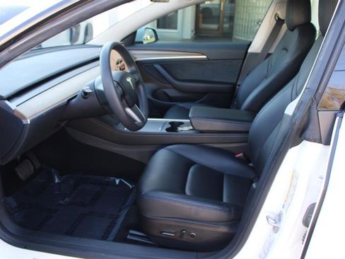 Used 2023 Tesla Model 3 Standard Range RWD image 9
