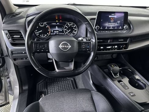 Used 2025 Nissan Rogue SV FWD image 21