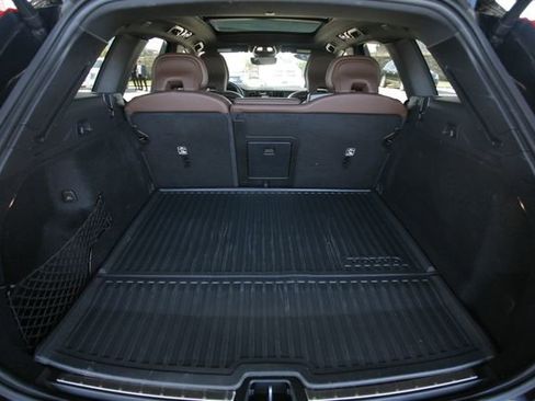 Used 2022 Volvo XC60 T8 Inscription Expression w/ Advanced Package image 35