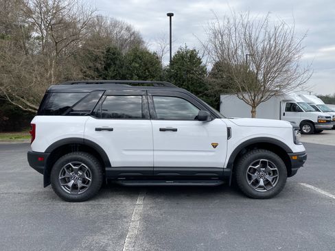 Used 2022 Ford Bronco Sport Badlands image 10