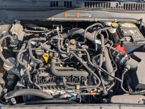 Used 2019 Ford Fusion SE FWD image 19