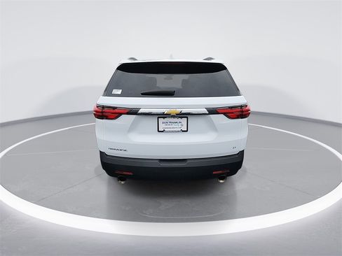 Used 2023 Chevrolet Traverse LT image 7