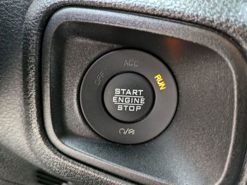 Used 2024 Jeep Wrangler Unlimited w/ Convenience Group image 22