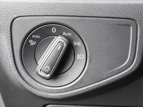 Used 2022 Volkswagen Atlas SE image 18