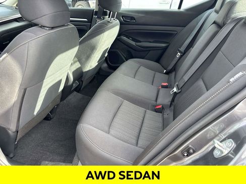 Used 2023 Nissan Altima 2.5 SV w/ SV Premium Package image 10