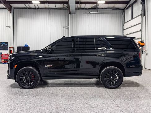 Used 2023 Cadillac Escalade V w/ LPO, ONYX Package AWD/4WD image 2