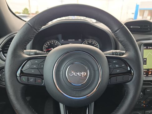 Used 2022 Jeep Renegade Altitude w/ Convenience Group AWD/4WD image 18