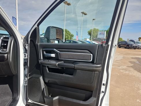 Used 2025 RAM 2500 Big Horn AWD/4WD image 19