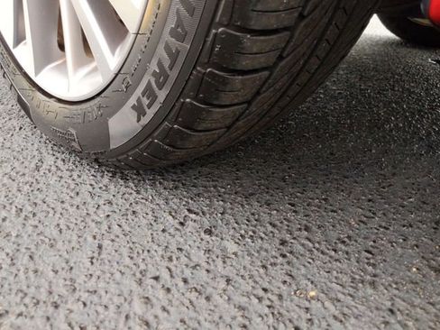 Used 2014 Toyota Corolla LE image 11