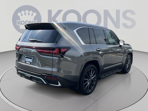 Used 2023 Lexus LX 600 F Sport w/ Accessory Package (Z1) AWD/4WD image 7