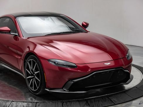 Used 2019 Aston Martin V8 Vantage Coupe RWD image 32