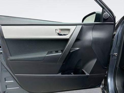 Used 2017 Toyota Corolla LE w/ Carpet Mat Package (TMS) image 9