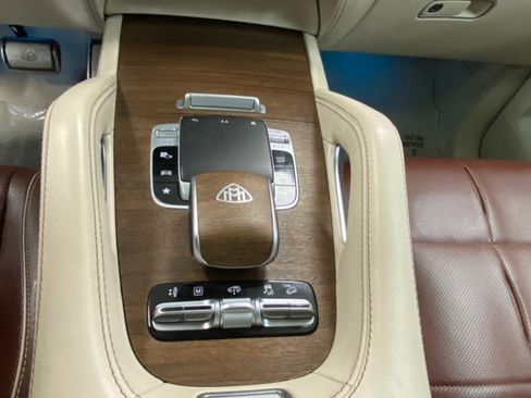 Used 2021 Mercedes-Benz Maybach GLS 600 4MATIC image 31