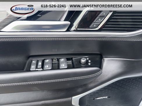 Used 2022 Jeep Wagoneer Series II AWD/4WD image 17