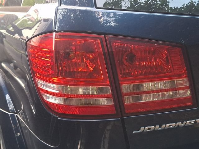 Used 2018 Dodge Journey SE FWD image 9