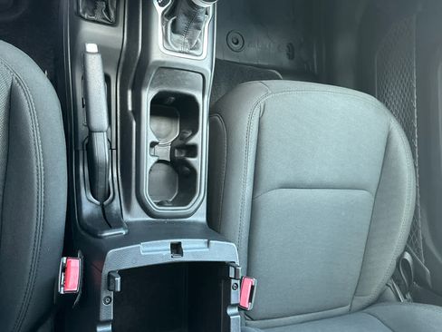 Used 2021 Jeep Gladiator Sport image 30