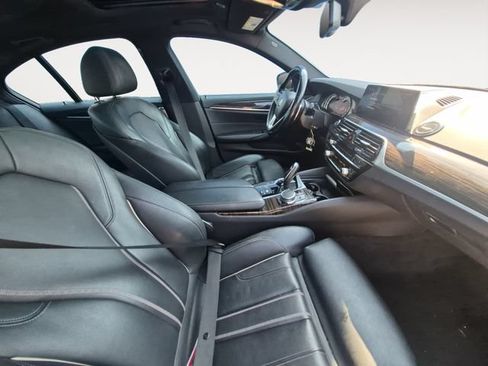 Used 2018 BMW 530e w/ Premium Package RWD image 14