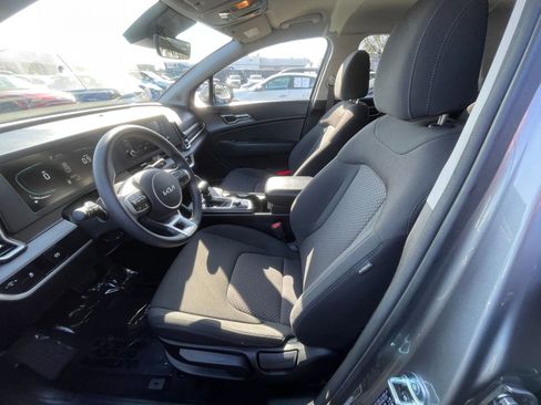 Used 2025 Kia Sportage LX image 27