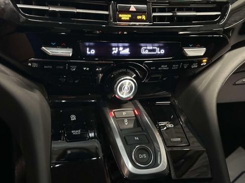 Certified 2024 Acura MDX SH-AWD w/ Technology Package image 27