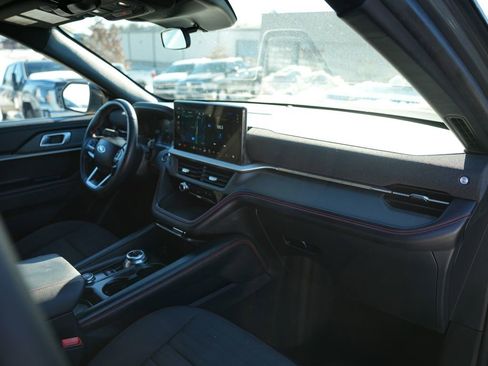 Used 2025 Ford Explorer ST-Line w/ ST-Line Street Pack image 21