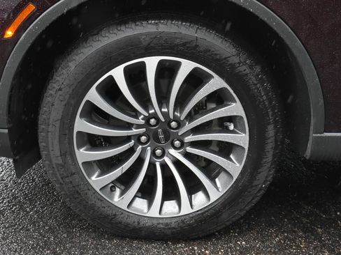 Used 2023 Lincoln Aviator Reserve w/ Equipment Group 201A AWD/4WD image 9
