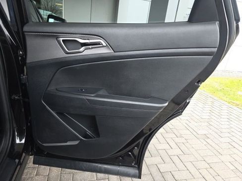 Used 2023 Kia Sportage LX image 10