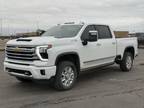 Used 2024 Chevrolet Silverado 3500 High Country w/ High Country Premium Package image 7