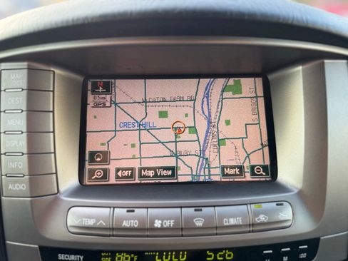 Used 2004 Toyota Land Cruiser image 31