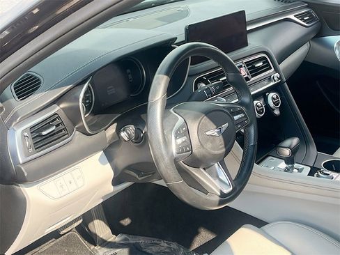 Used 2023 Genesis G70 2.0T image 9