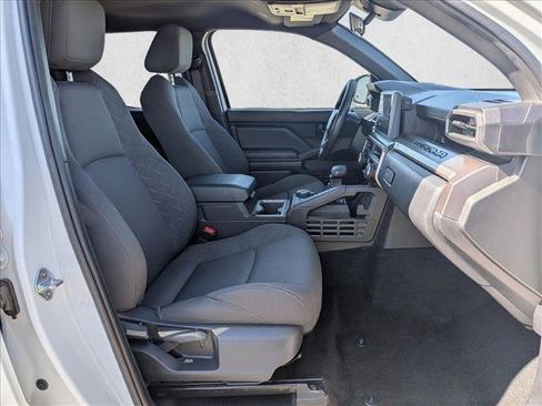 Used 2024 Toyota Tacoma SR5 AWD/4WD image 20