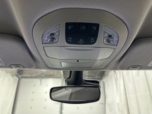 Used 2023 Chrysler Pacifica Touring-L image 42